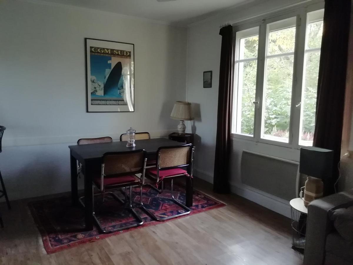 Maison de village en bord de rivière Narcy Esterno foto