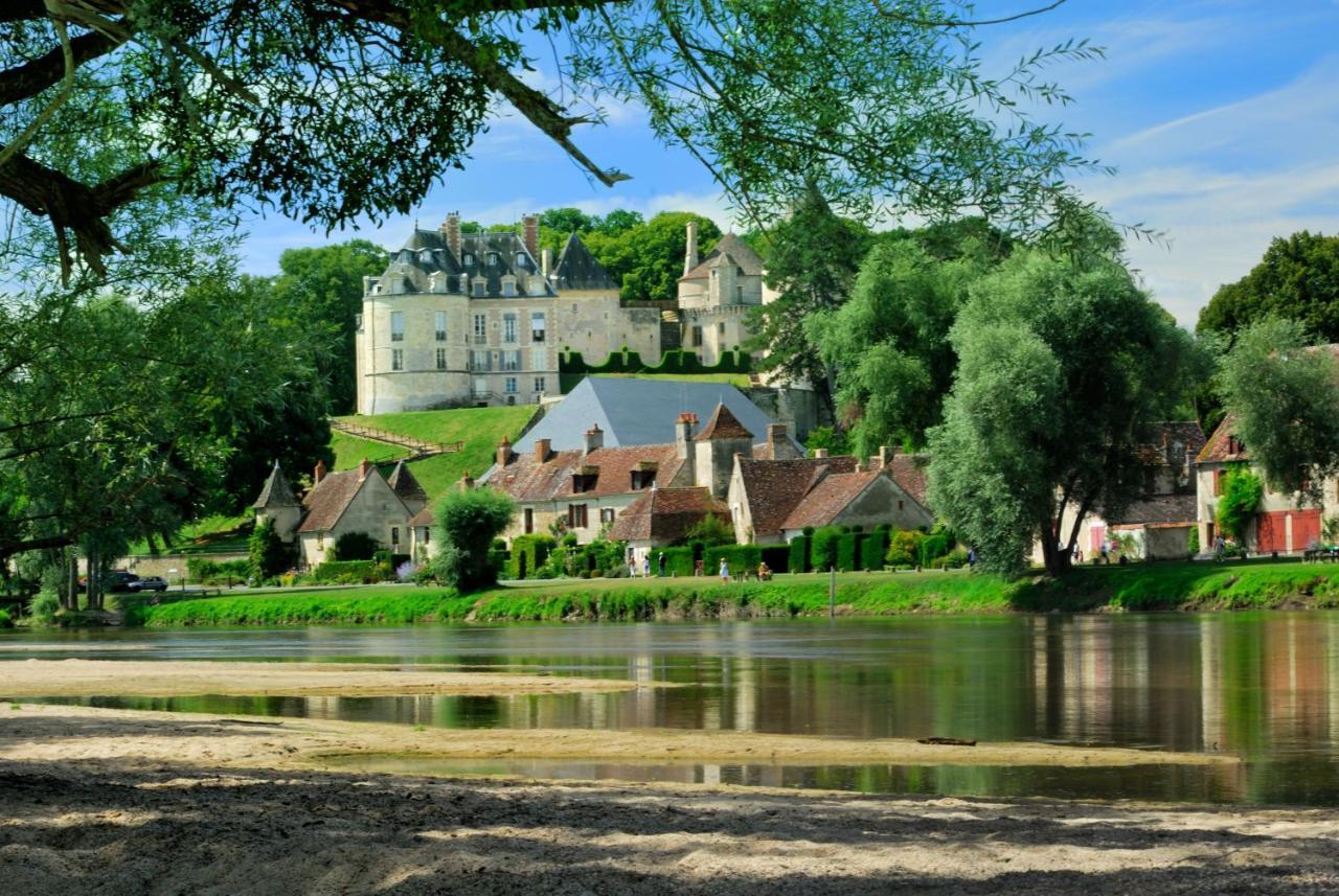 Maison de village en bord de rivière Narcy Esterno foto
