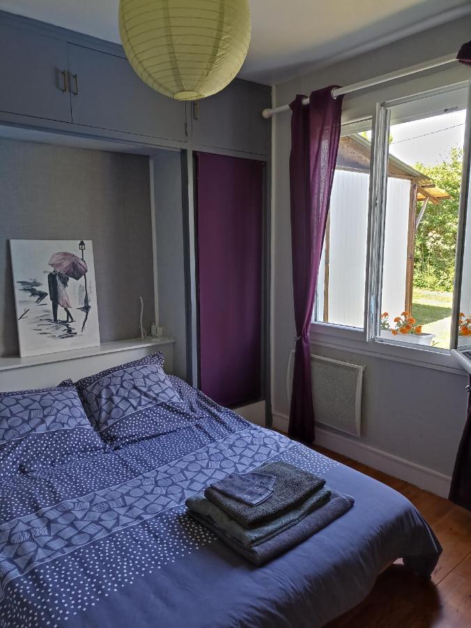 Maison de village en bord de rivière Narcy Esterno foto